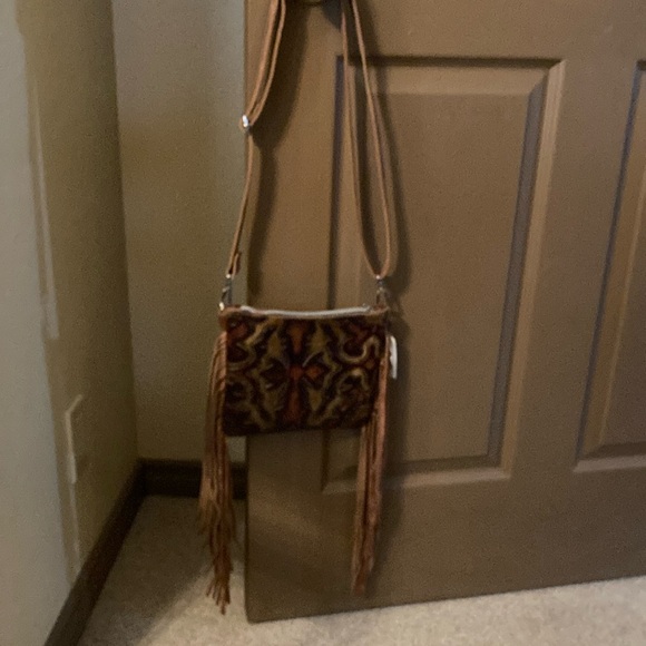 KateLynn Leatherworks Fringed Tucson Crossbody Bag NWT - Picture 3 of 7